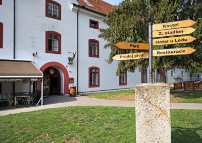 Velké Popovice pivovar rozcestník